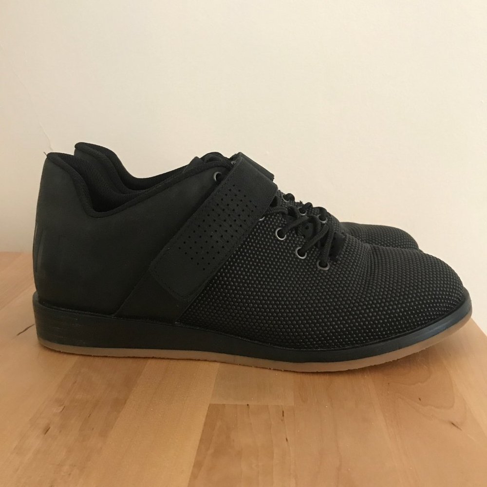 NOBULL Black Leather Lifter